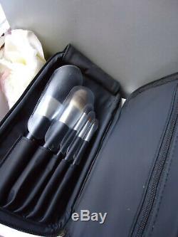 DIOR Professional Finish Backstage Brush Set Lux 19cm Faux Patent Case NewNo Box