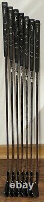 Titleist 735 CM Forged Iron Set (4-PW) RH Xtreme Dark Finish LLGFT